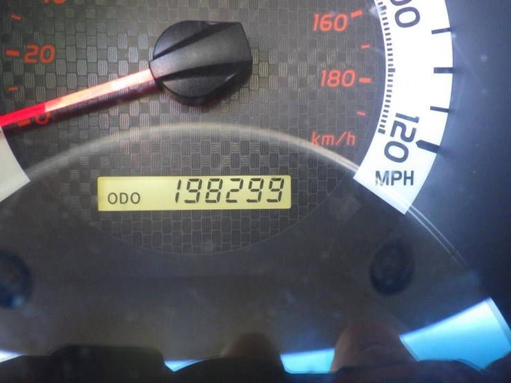 2013-toyota-tacoma-image-12