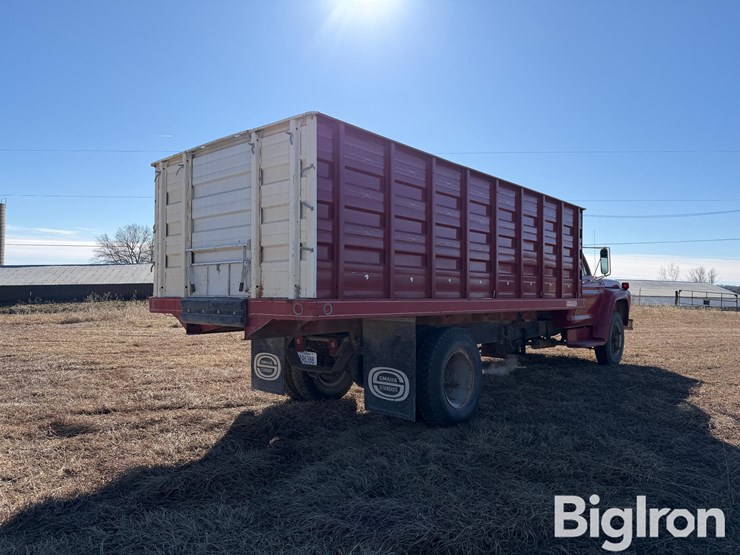 1975-ford-f700-image-6