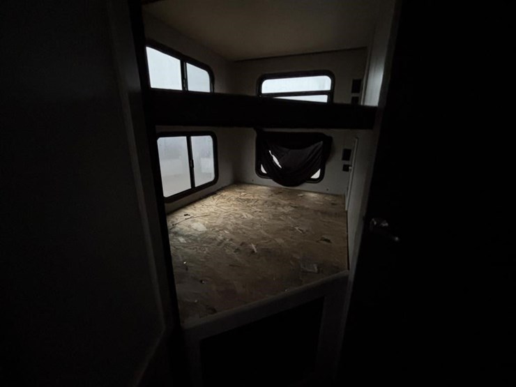 2020-bullet-bl243bhsw20-travel-trailer-image-36