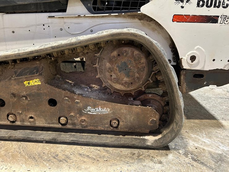 2015-bobcat-t870-image-18