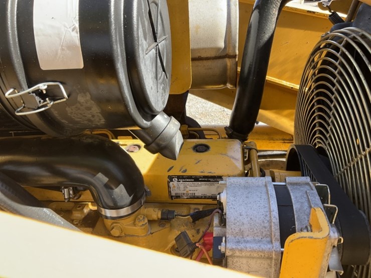 deere-210le-image-17