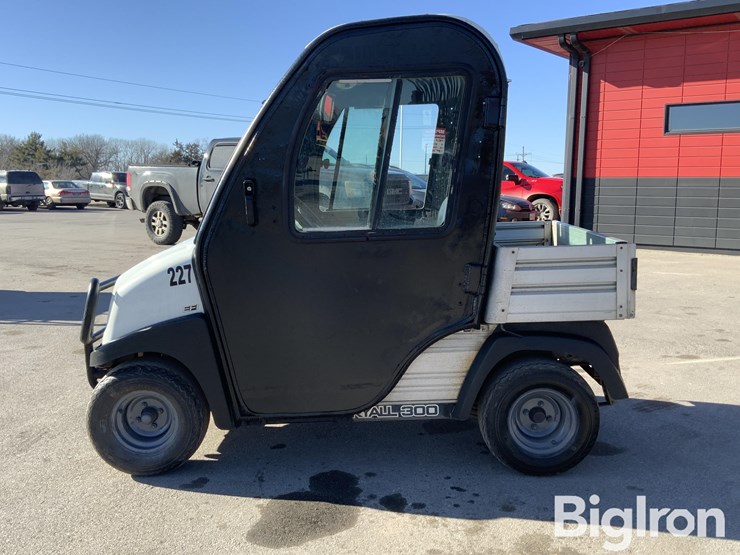 2017-club-car-carryall-300-image-8