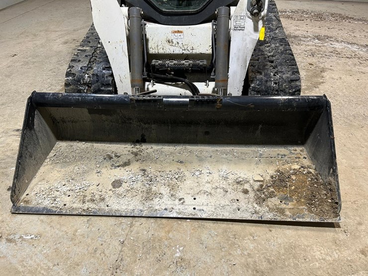 2016-bobcat-t870-image-9