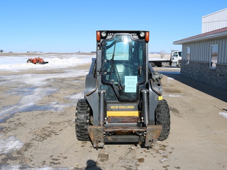 new-holland-l220-image-6