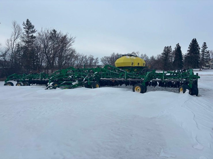 2015-john-deere-1835-image-2