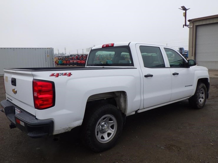 2018-chevrolet-1500-image-3