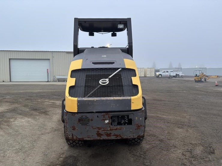 2013-volvo-sd75-image-8