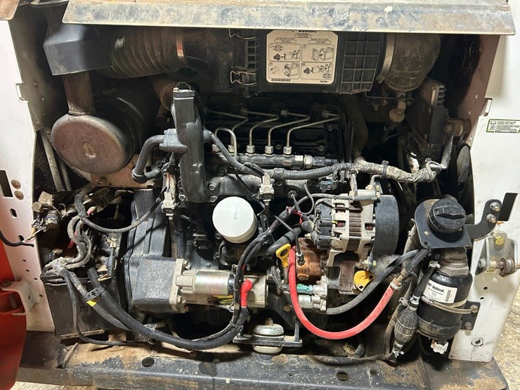 2015-bobcat-s590-image-14