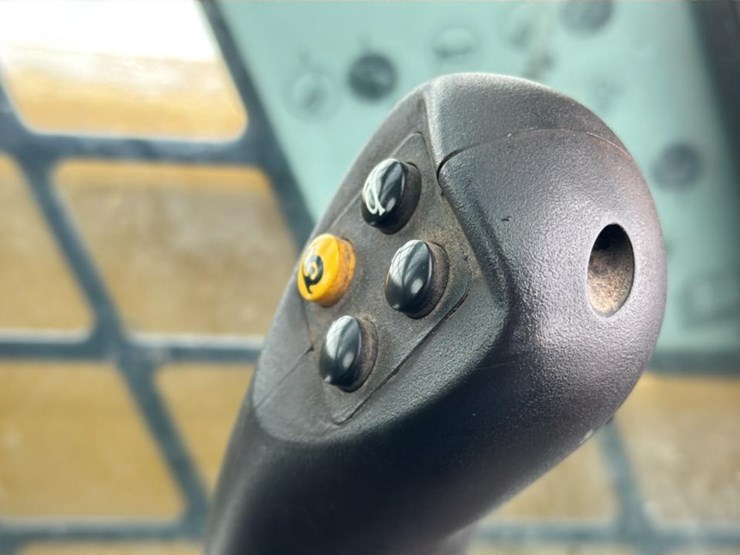 2023-caterpillar-299d3-xe-image-48