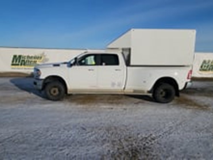 2019-dodge-3500-image-5