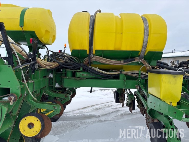 2010-john-deere-1770nt-image-24