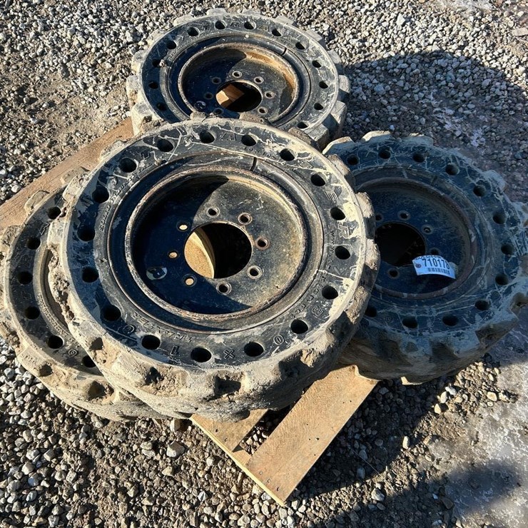 30x10-16 Skid Steer Solid Tires