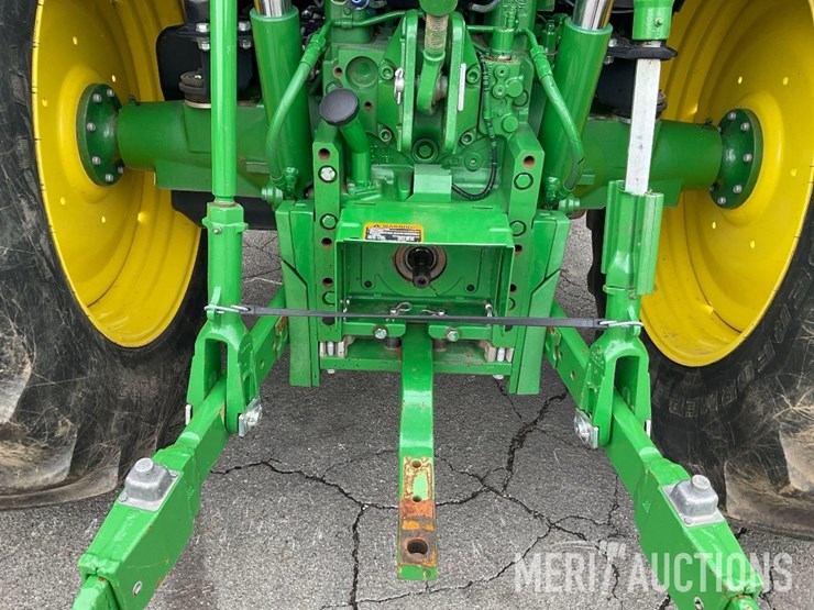 2021-john-deere-6110m-image-30