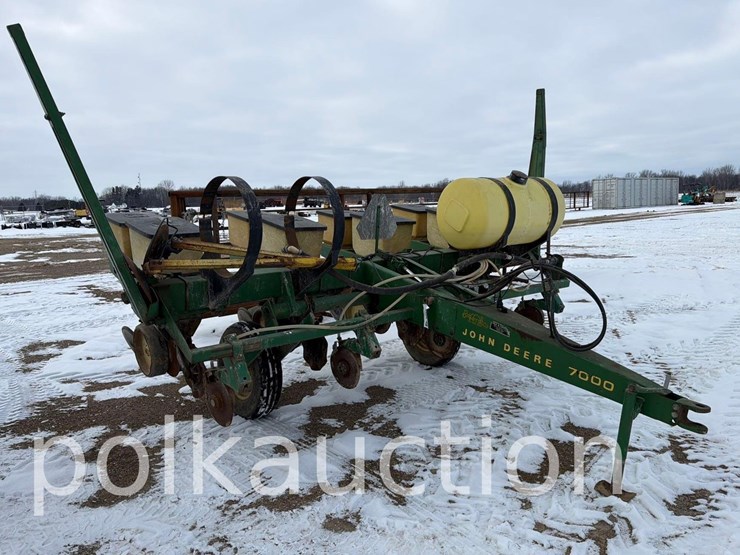 john-deere-7000-image-1