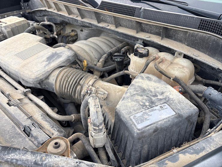 #1120-•-2019-chevrolet-silverado-4x4-crew-cab-image-17