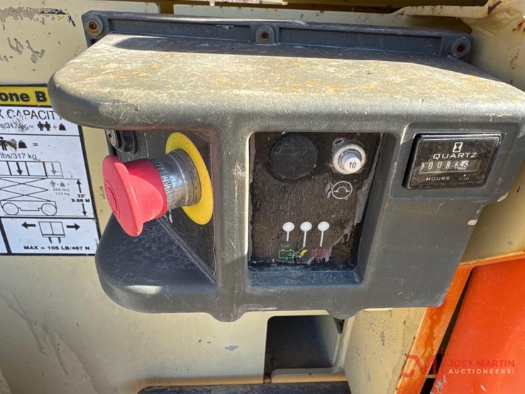 2015-jlg-3246es-image-12