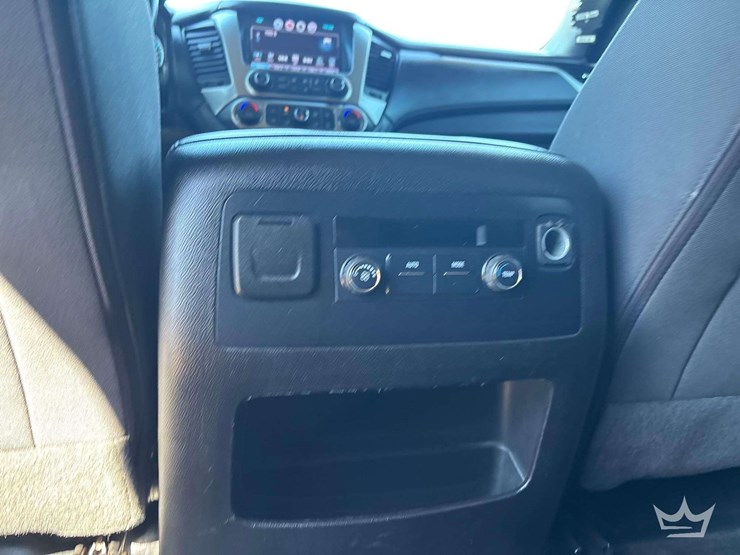 2018-chevrolet-tahoe-image-21