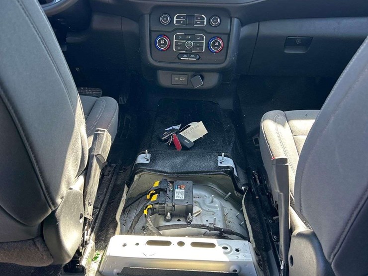 2022-chevrolet-tahoe-image-24