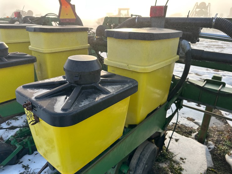 john-deere-1720-image-33