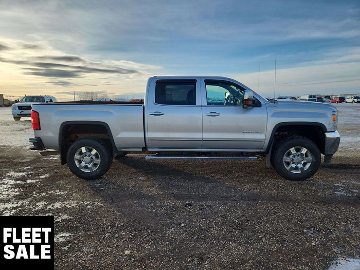 2019-gmc-sierra-2500hd-image-8