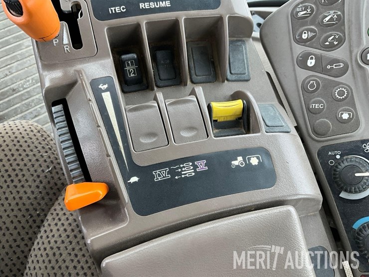 2013-john-deere-8360rt-image-48