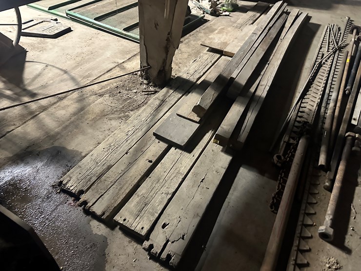 #38475-•-lot-of-wood-pieces-image-3