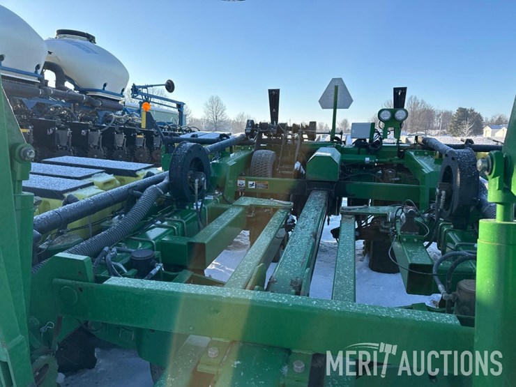 2001-john-deere-1780-image-11