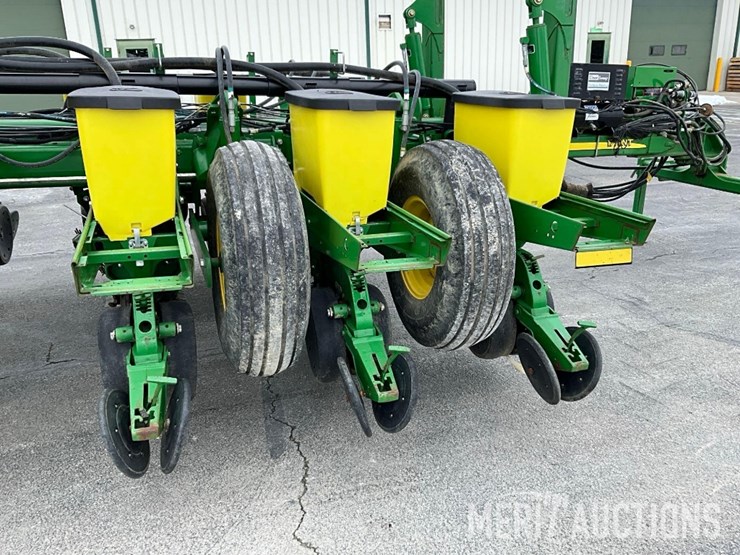 2012-john-deere-1770nt-ccs-image-36