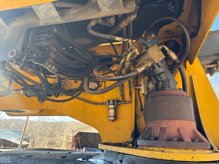 2005-deere-437c-image-13