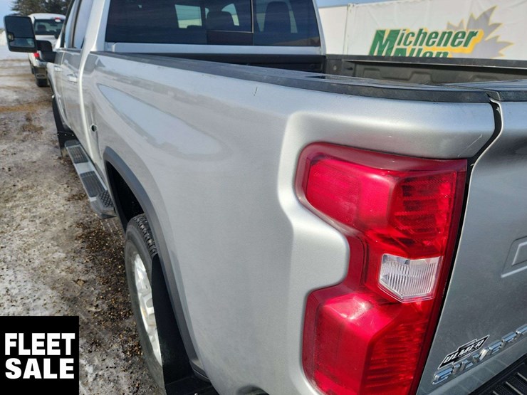 2022-chevrolet-silverado-2500hd-image-35