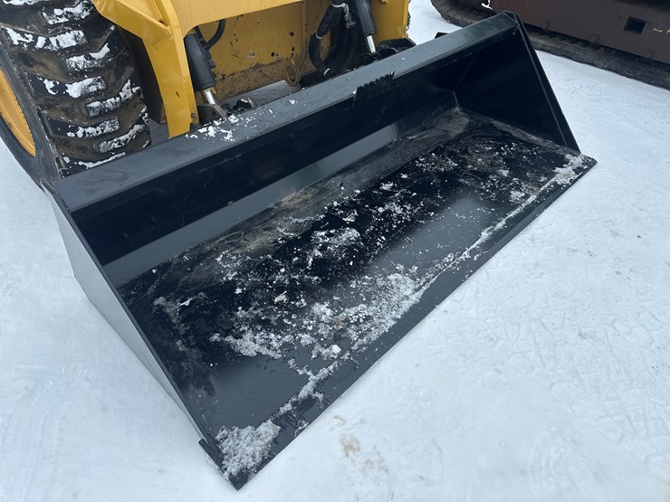 caterpillar-242d-image-28