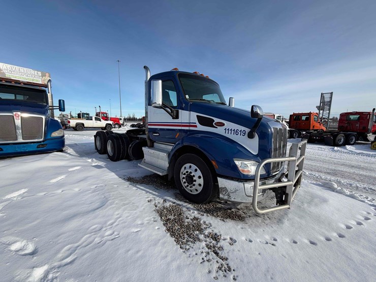 2015-peterbilt-579-image-7