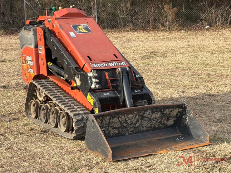 2019-ditch-witch-sk800-image-1