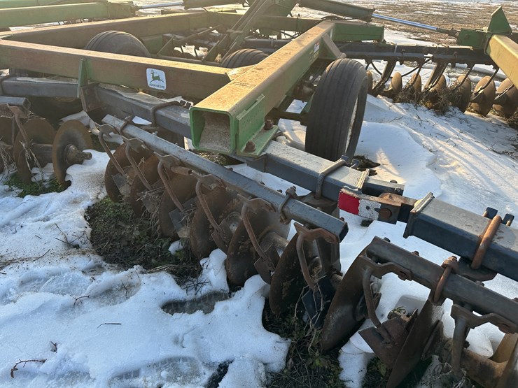 john-deere-630-image-23