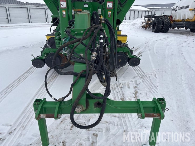 2020-john-deere-1795-image-10