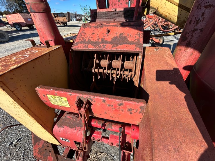 new-holland-358-image-10