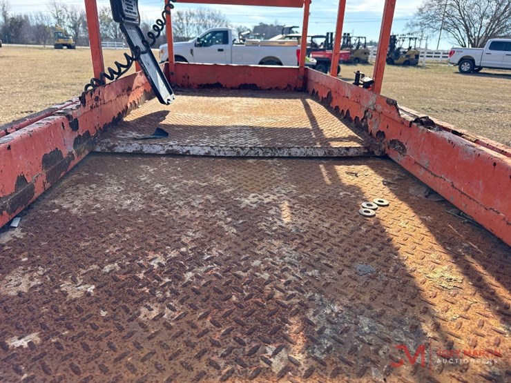 2015-jlg-3246es-image-7