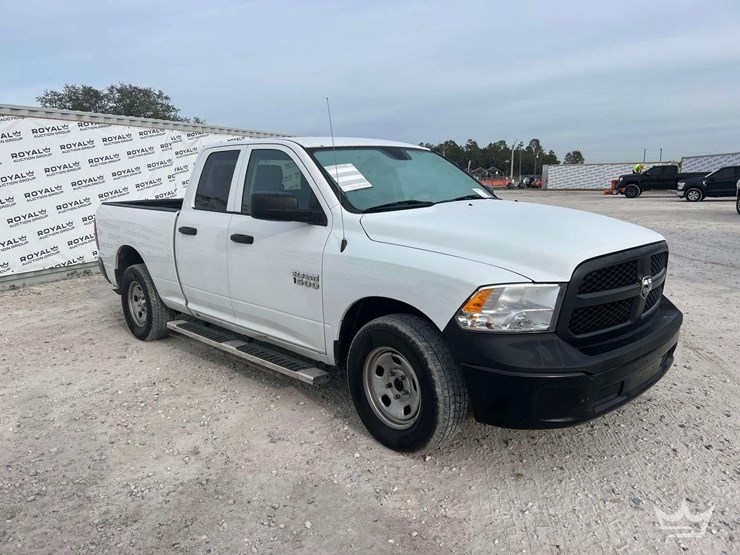 2018-dodge-1500-image-2