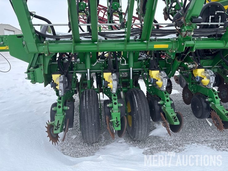 2013-john-deere-1790-image-17