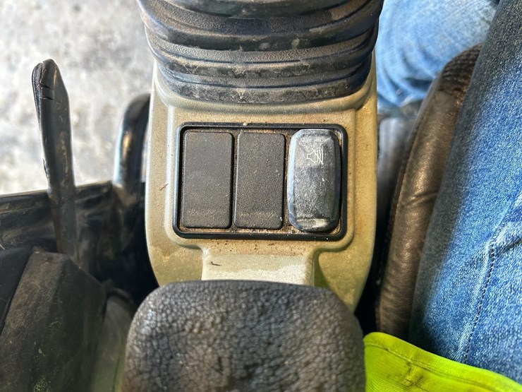 2017-caterpillar-304e2-cr-image-28