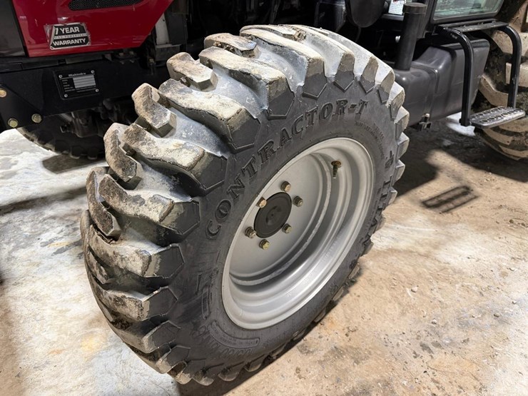 2016-mahindra-2565-image-11