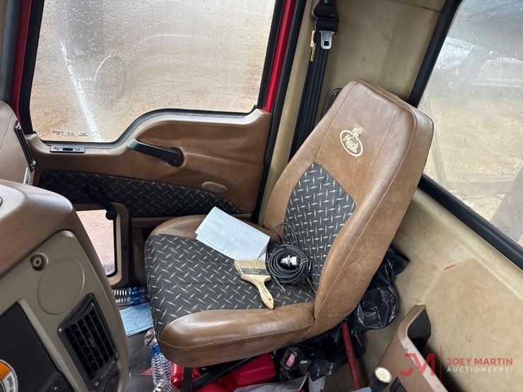 2010-mack-gu713-granite-roll-off-truck-image-30