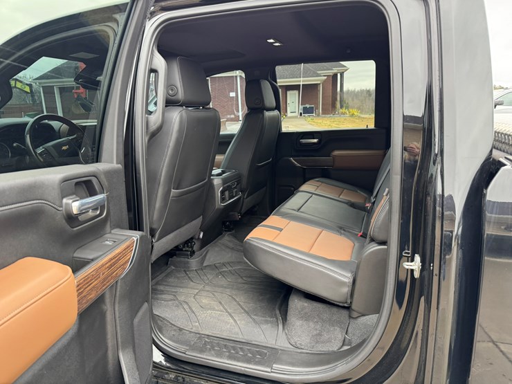 2021-chevrolet-3500hd-image-49