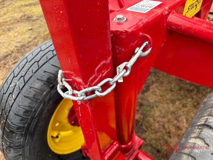 new-stoltzfus-16'-slant-bar-feed-wagon-image-9