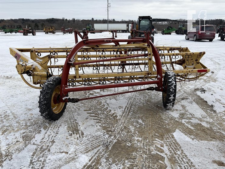 new-holland-258-image-4