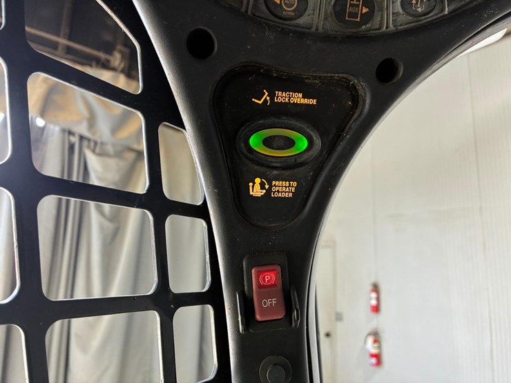 2021-bobcat-t770-image-26