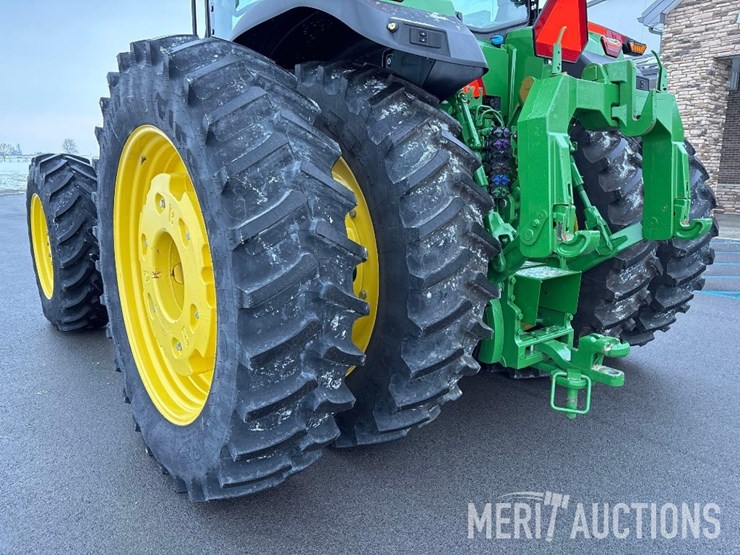 2024-john-deere-8r-370-image-23