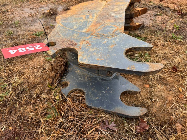 #2584-•-12"-mini-excavator-bucket-image-3