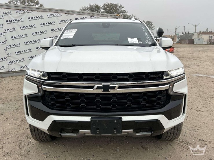 2023-chevrolet-tahoe-image-32