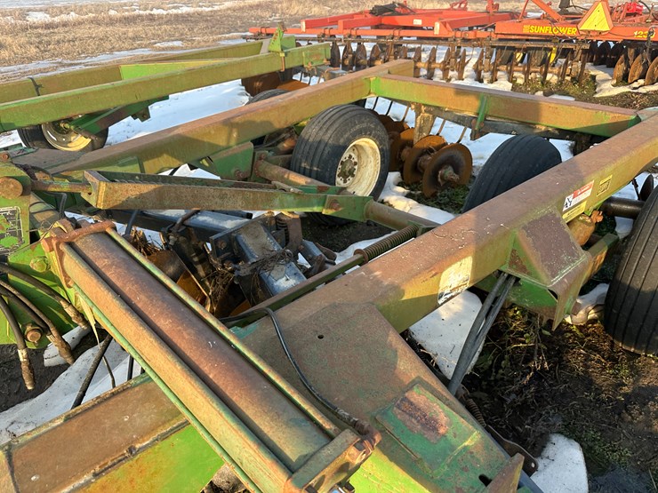 john-deere-630-image-44